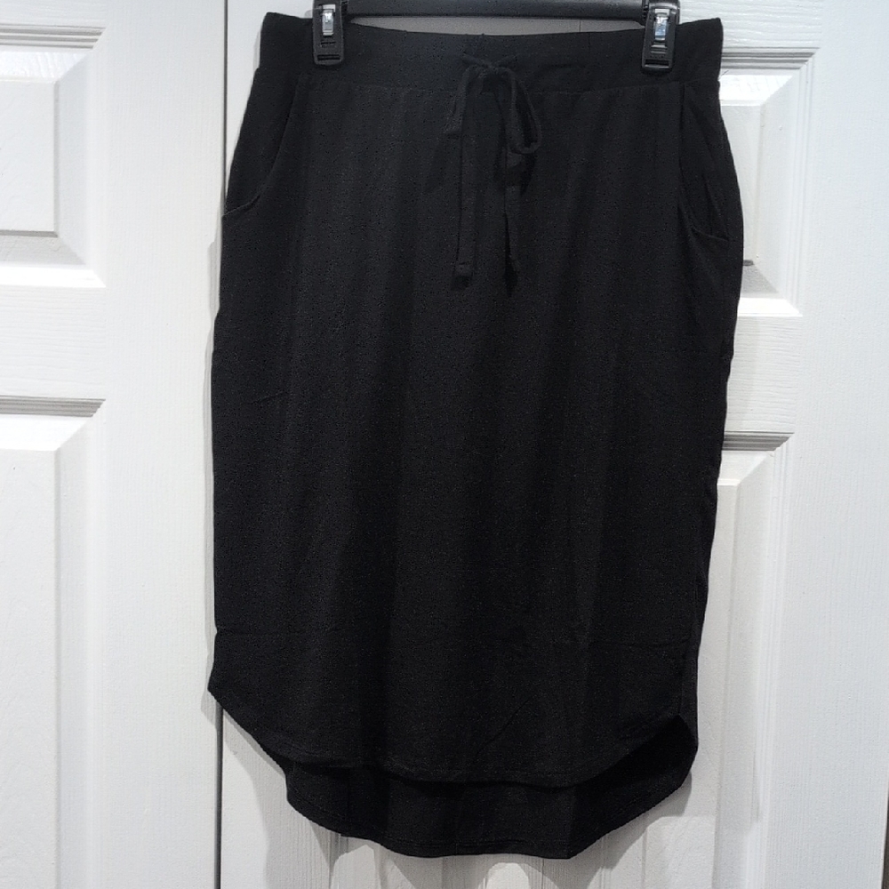 Zenana Outfitters Black Midi Skirt